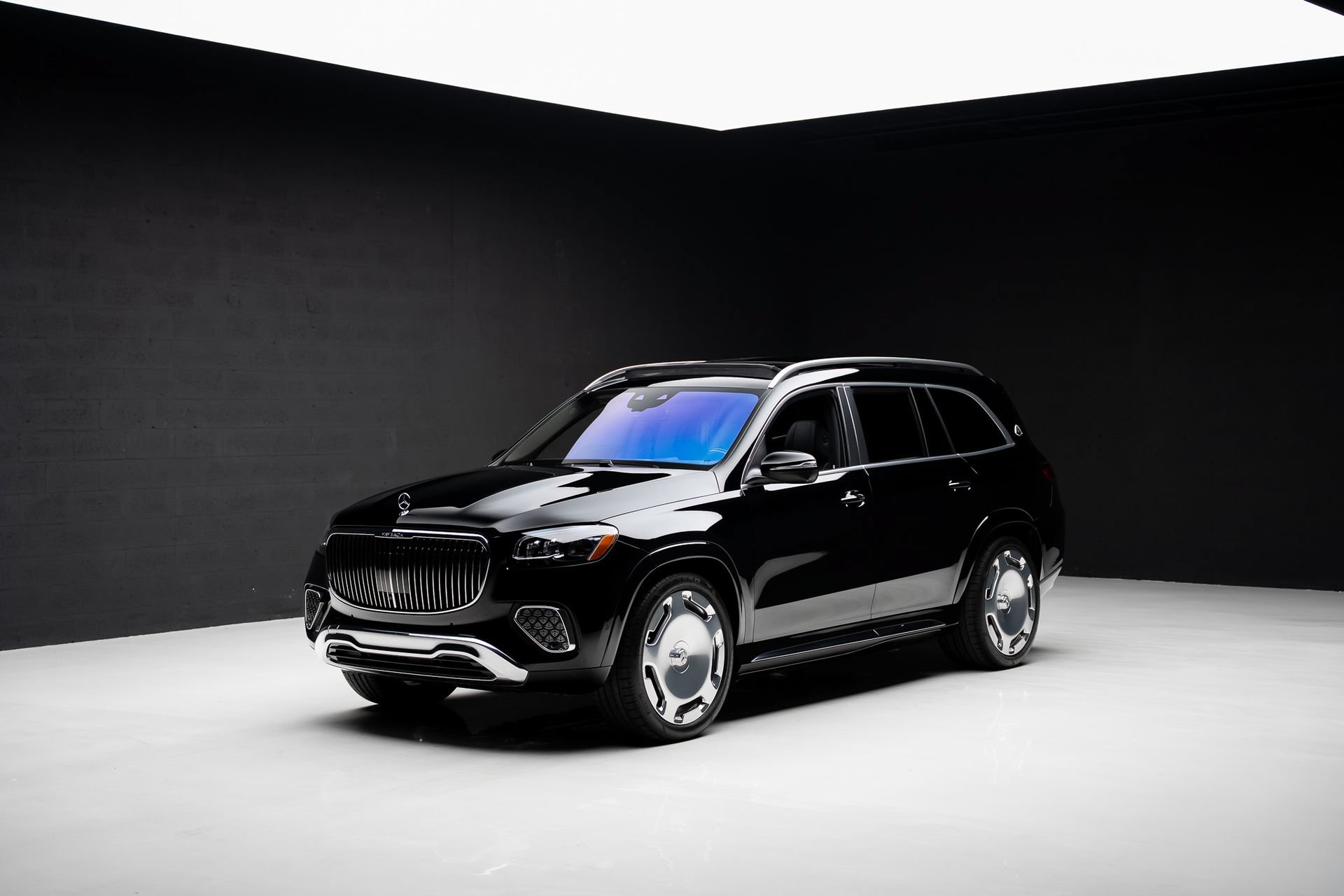 Used 2024 Mercedes-Benz Maybach GLS 600 4MATIC image 4