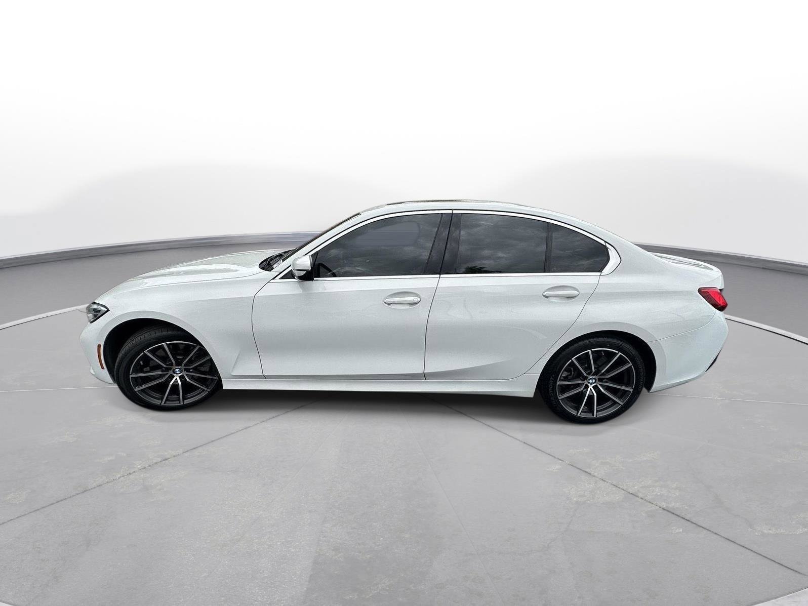 Used 2020 BMW 330i Sedan w/ Convenience Package RWD image 9