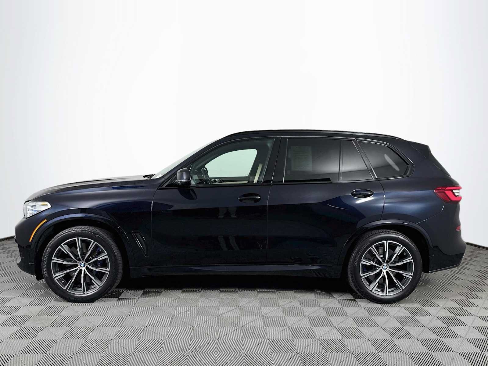 Used 2019 BMW X5 xDrive50i w/ M Sport Package AWD/4WD image 8