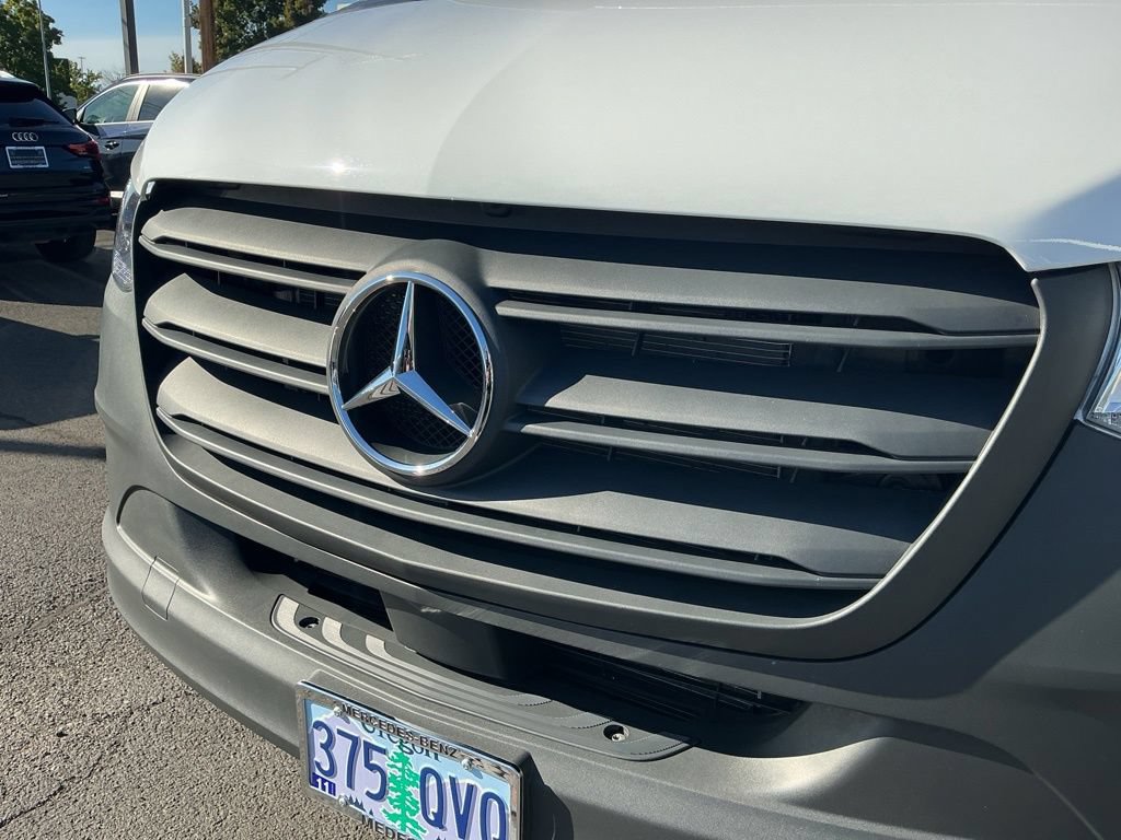 Used 2025 Mercedes-Benz Sprinter 2500 image 4