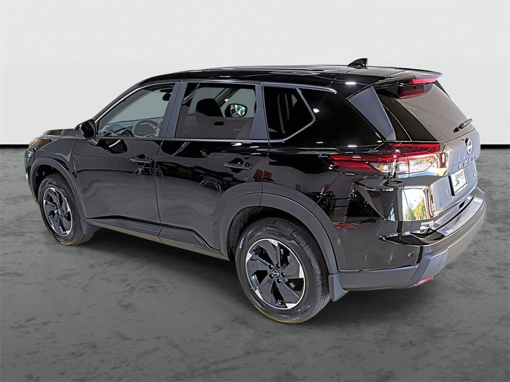 Used 2026 Nissan Rogue SV image 2