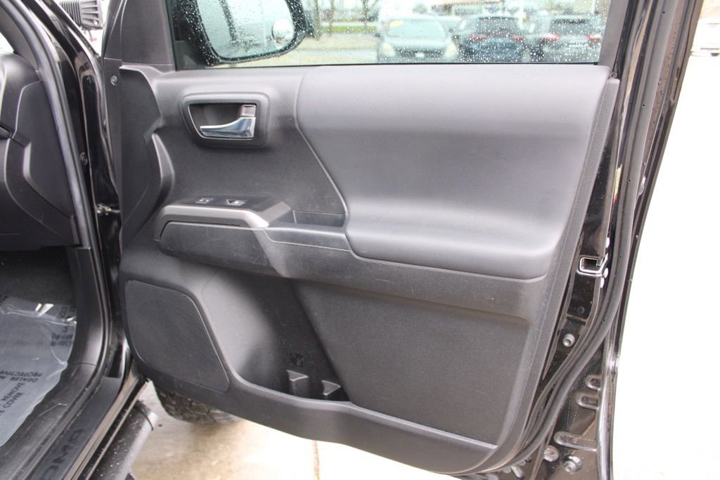 Used 2022 Toyota Tacoma TRD Off-Road image 20