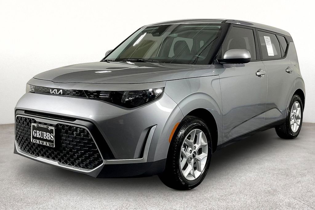 Used 2025 Kia Soul LX image 15