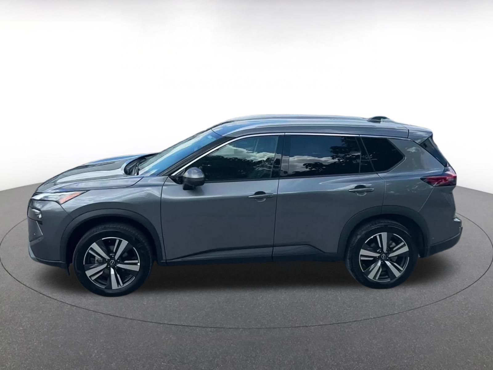 Used 2026 Nissan Rogue SL AWD/4WD image 9