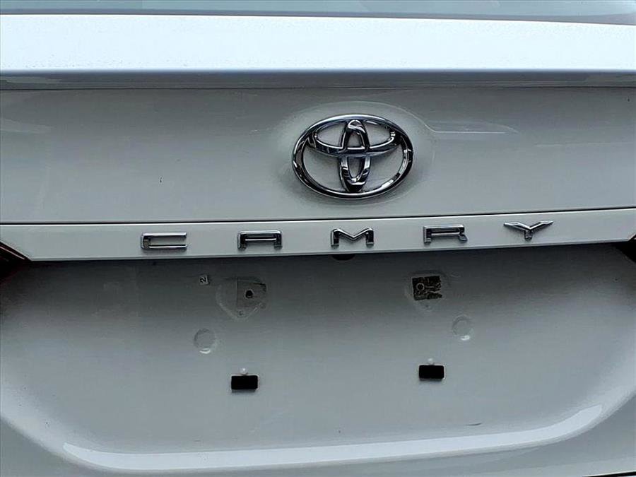 Used 2023 Toyota Camry SE image 11