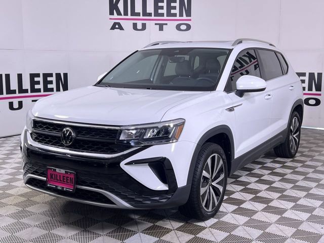 Used 2024 Volkswagen Taos SE image 3