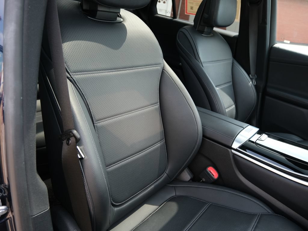 Used 2023 Mercedes-Benz GLC 300 image 36