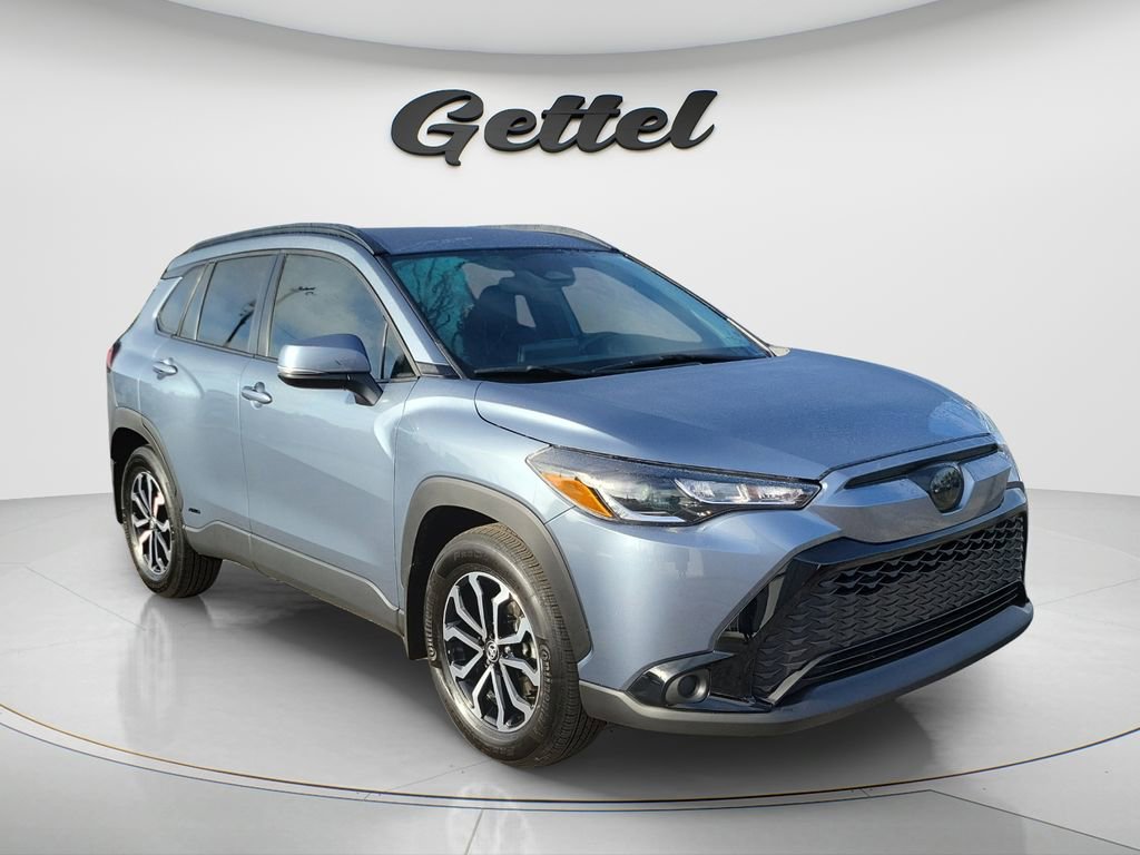 Used 2024 Toyota Corolla Cross SE image 2