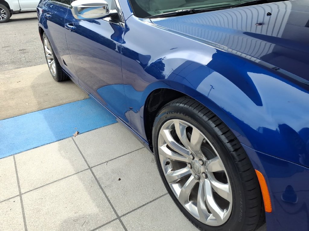 Used 2018 Chrysler 300 Touring w/ Chrome Appearance Package RWD image 16