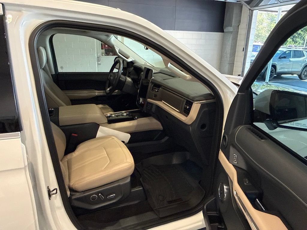 Used 2022 Ford Expedition Max Limited AWD/4WD image 13