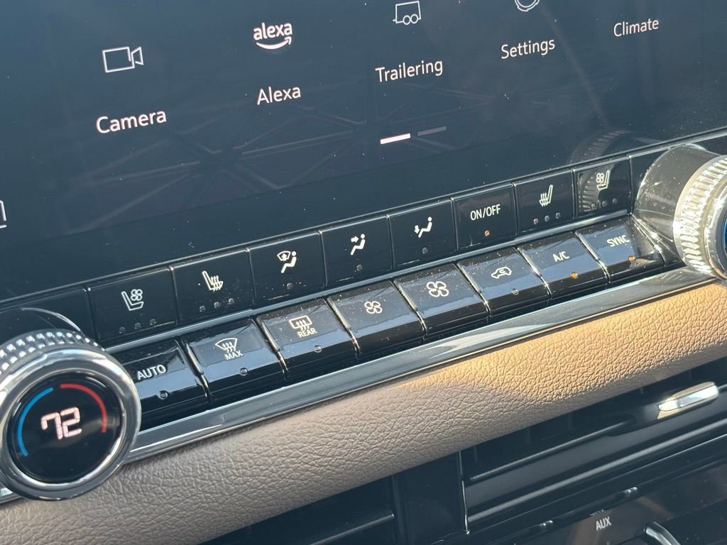 Used 2025 GMC Canyon Denali image 30