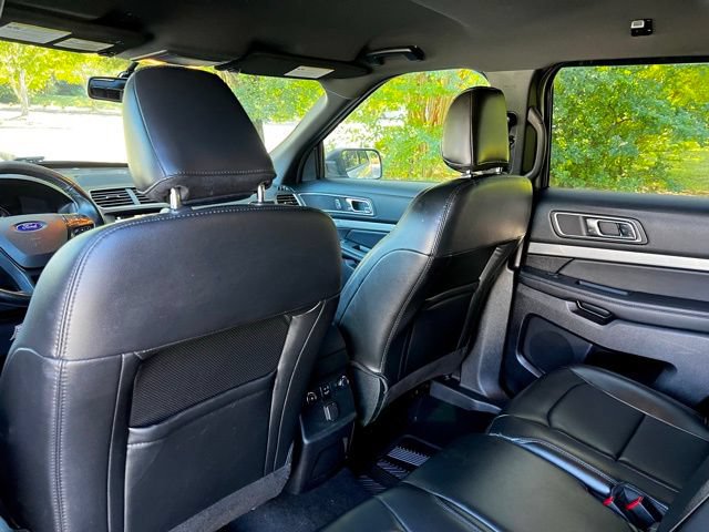 Used 2019 Ford Explorer XLT w/ Equipment Group 202A AWD/4WD image 21