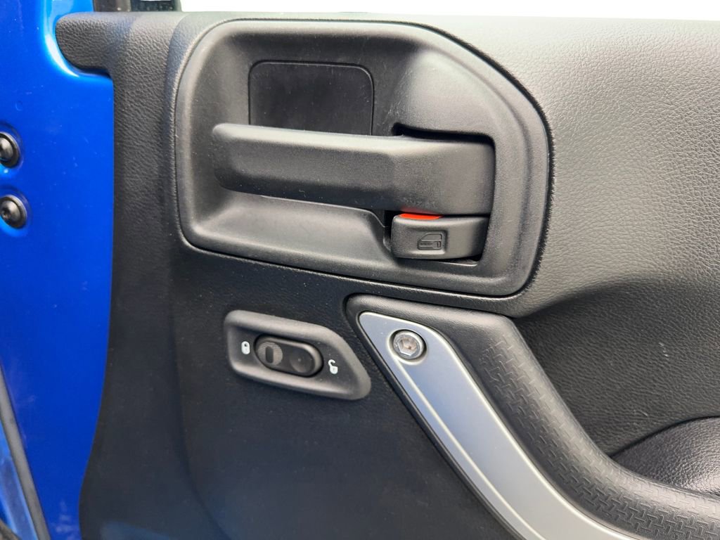 Used 2016 Jeep Wrangler Unlimited Sahara w/ Max Tow Package image 47