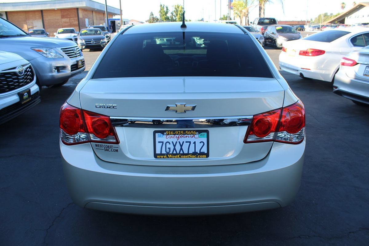 Used 2014 Chevrolet Cruze LS FWD image 6