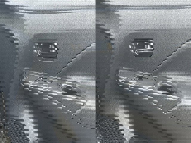 Used 2025 Nissan Versa S w/ Trunk Package image 25