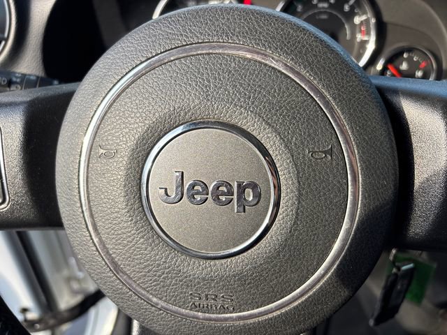Used 2018 Jeep Wrangler Unlimited Sahara w/ Connectivity Group image 18