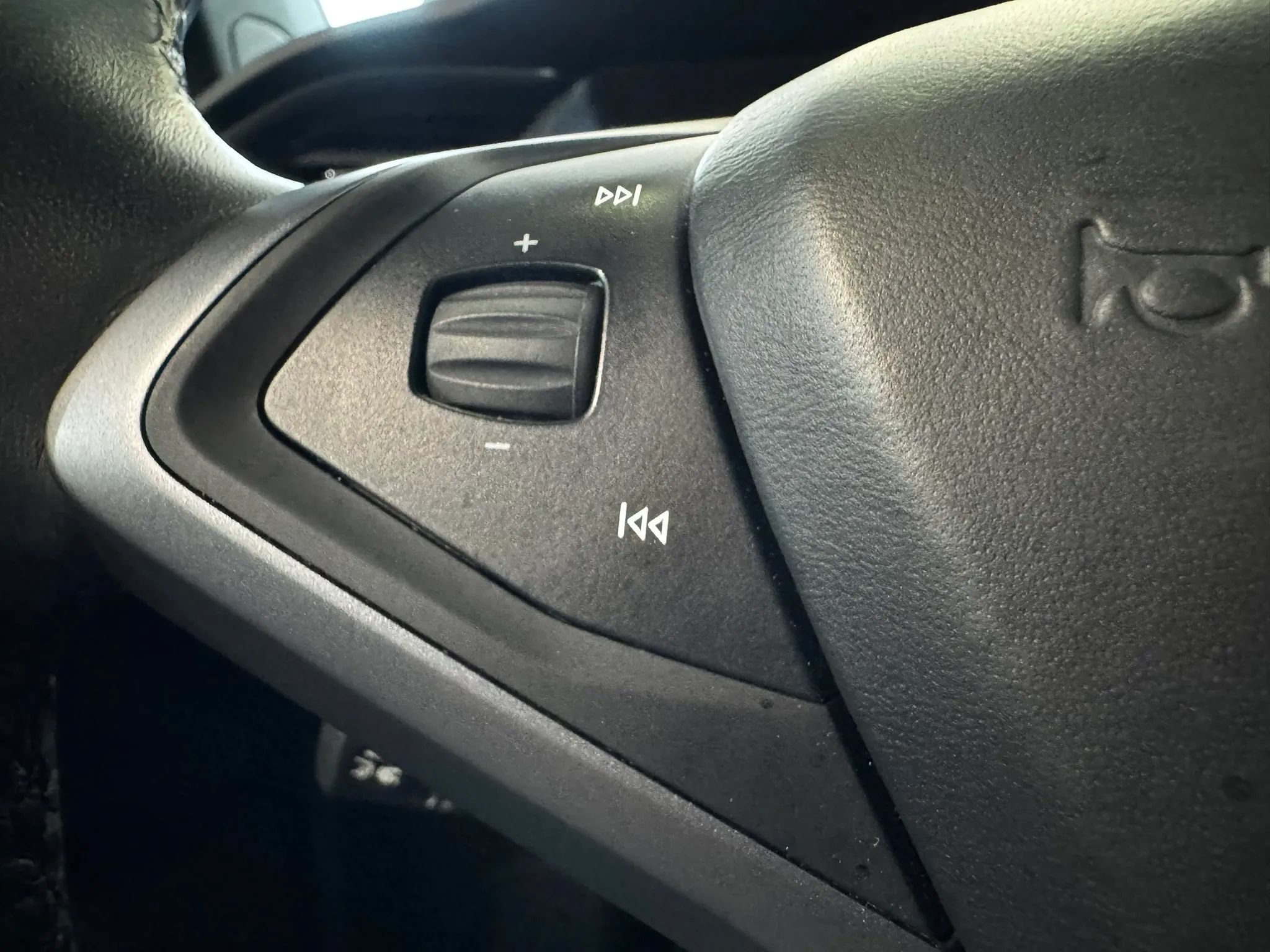 Used 2020 Tesla Model X AWD/4WD image 32