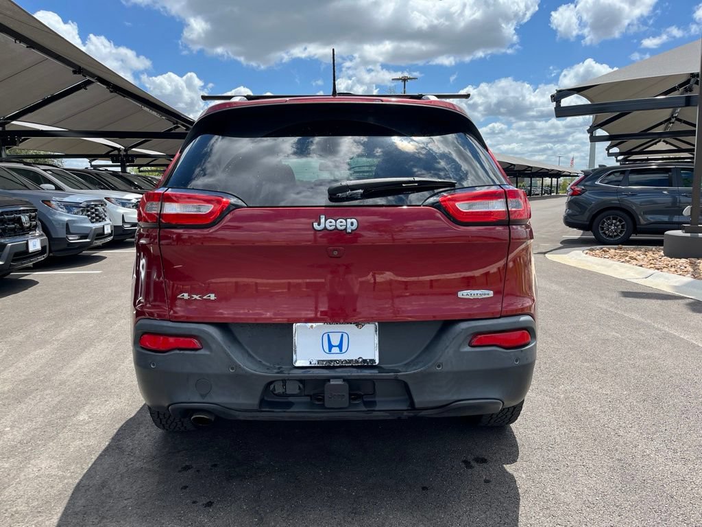 Used 2017 Jeep Cherokee Latitude w/ Safety/Convenience Group AWD/4WD image 5