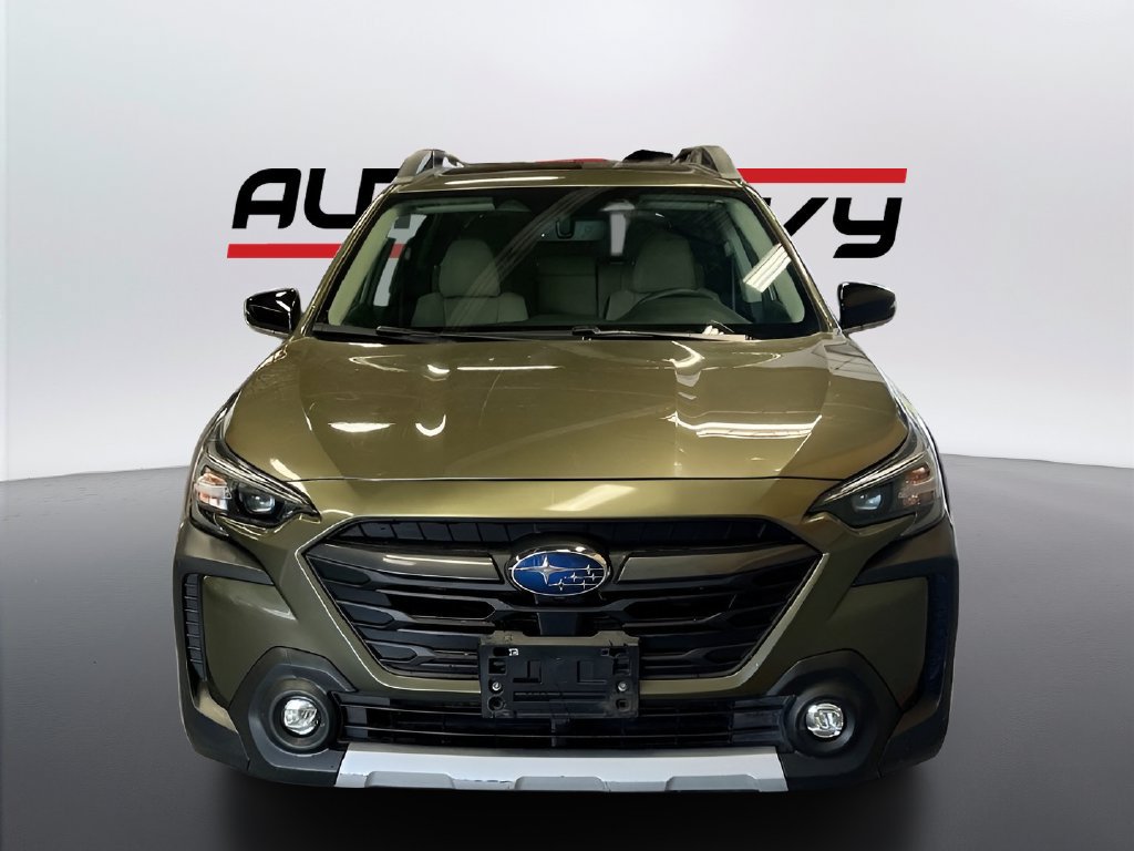 Used 2025 Subaru Outback Limited AWD/4WD image 2