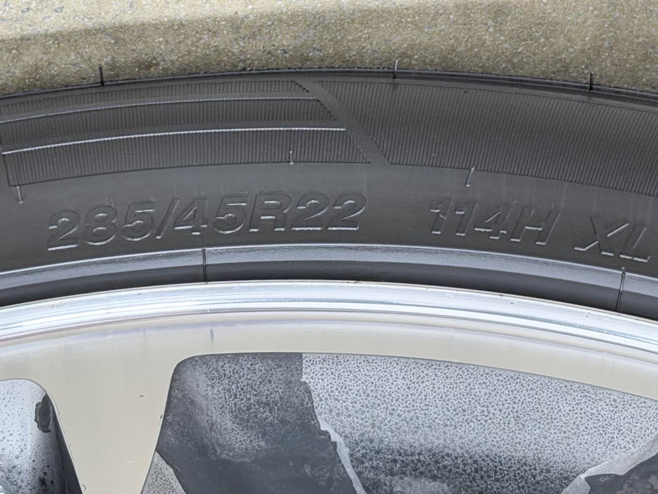 Used 2013 Cadillac Escalade Premium AWD/4WD image 12