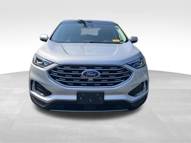 Used 2019 Ford Edge Titanium w/ Equipment Group 301A AWD/4WD image 2