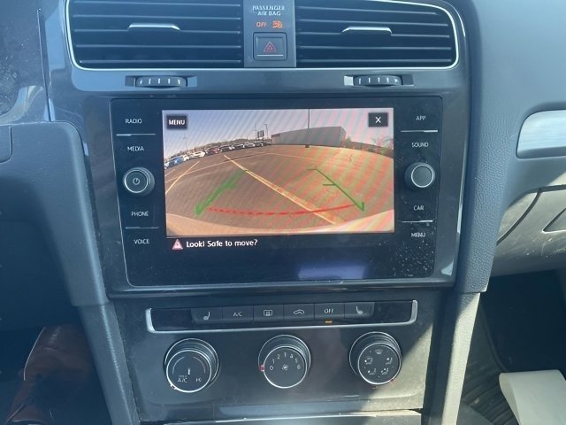 Used 2018 Volkswagen Golf SE image 20