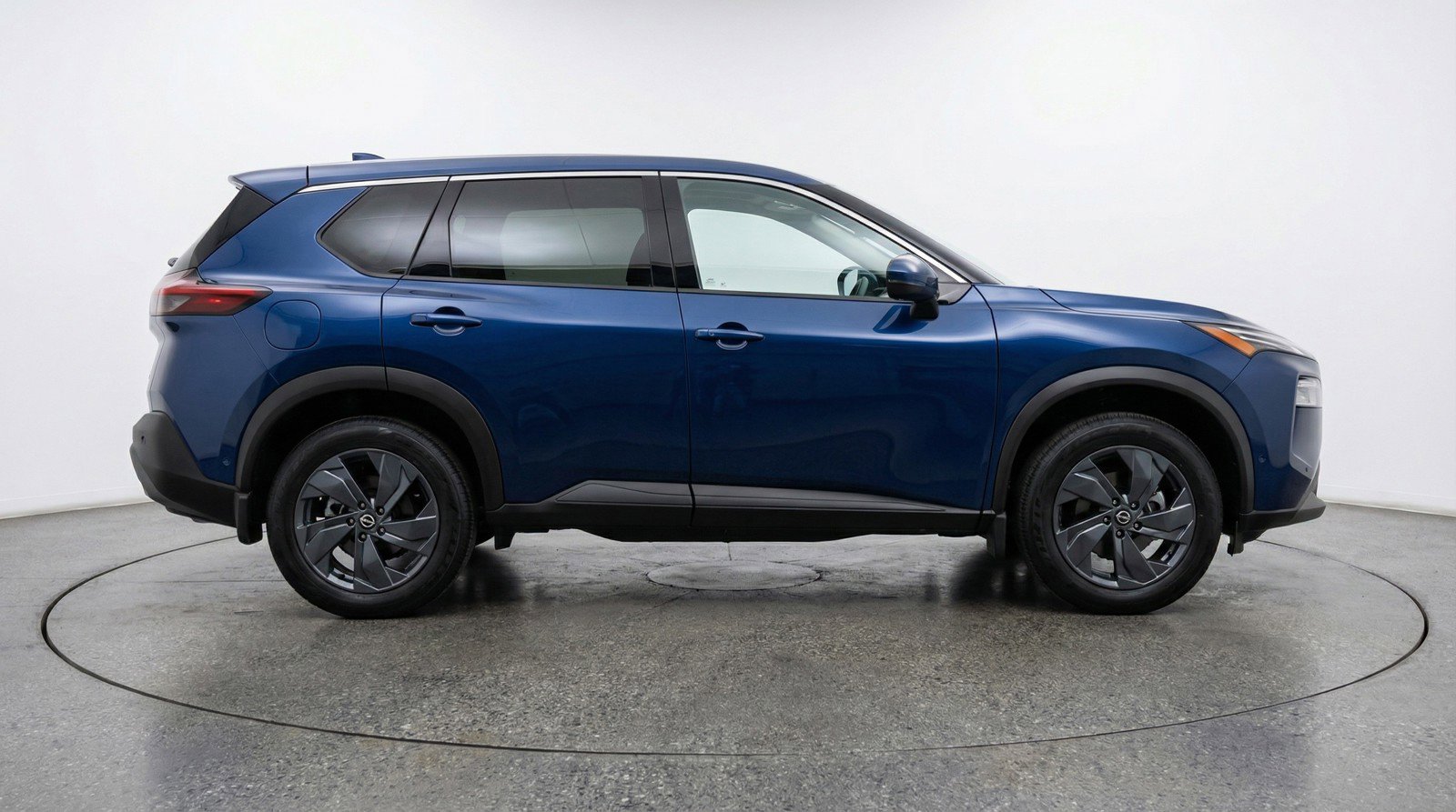 Used 2025 Nissan Rogue SV FWD image 11