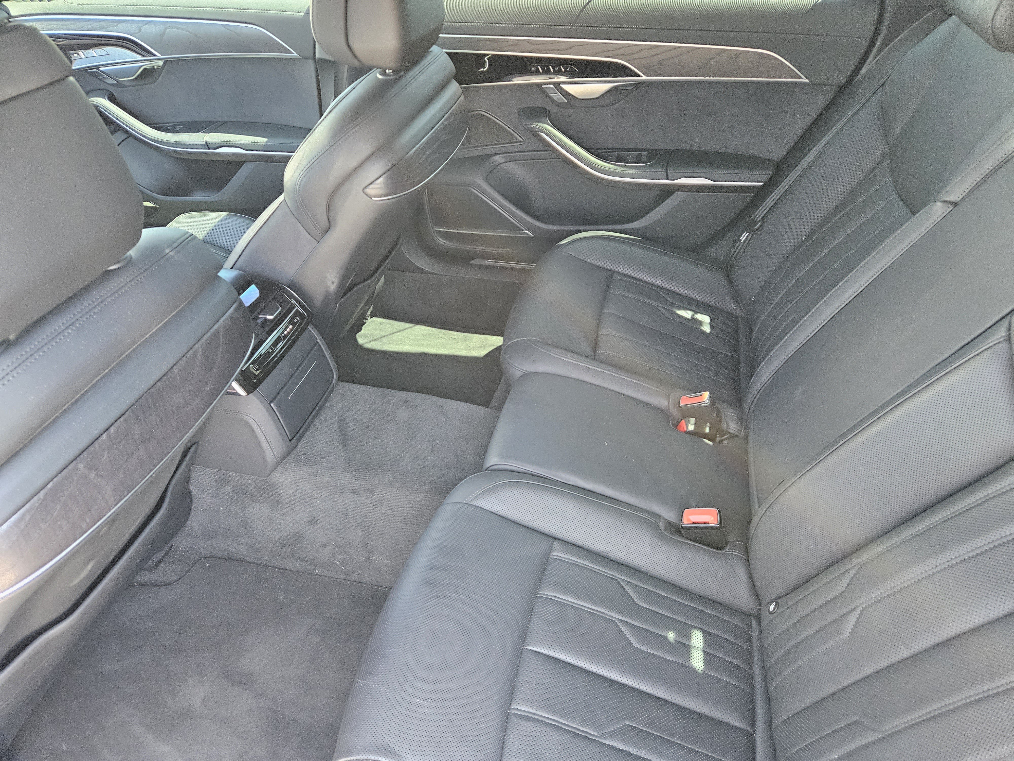 Used 2024 Audi A8 L 3.0T AWD/4WD image 29
