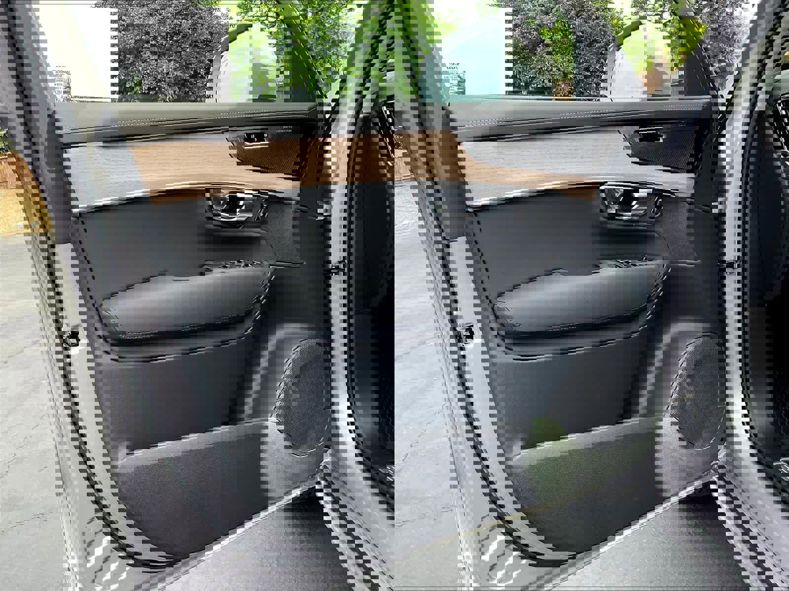 New 2026 Volvo XC90 B5 Plus w/ Protection Package AWD/4WD image 24