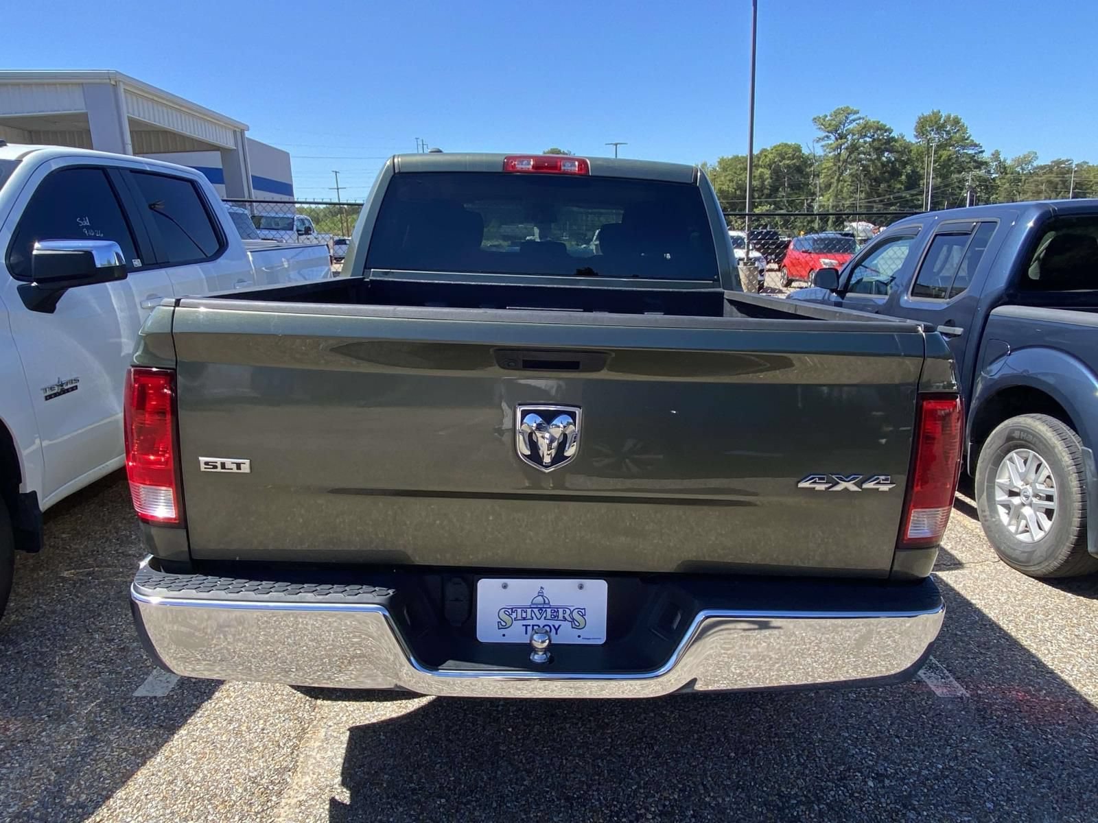 Used 2021 RAM 1500 Classic SLT AWD/4WD image 4
