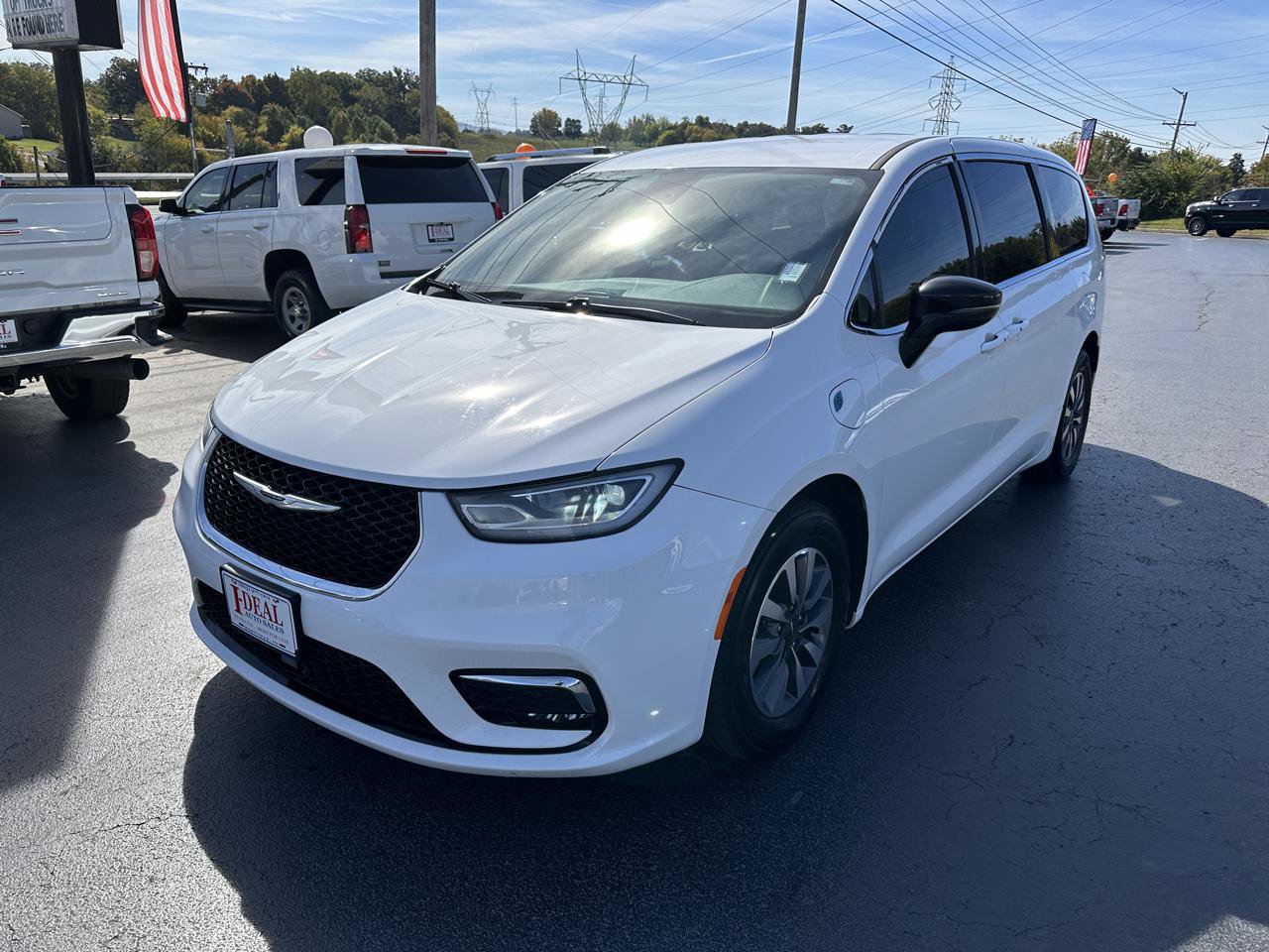 Used 2024 Chrysler Pacifica Limited FWD image 8