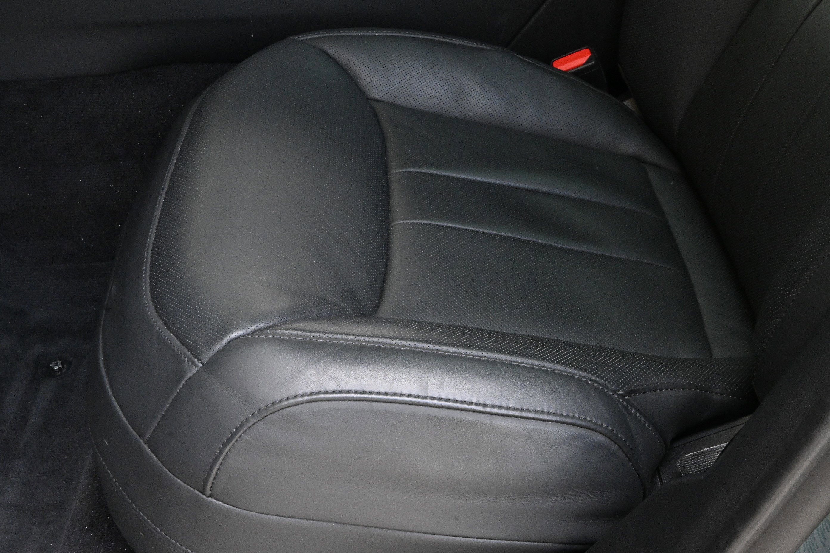 Used 2025 Land Rover Range Rover Sport SE AWD/4WD image 24