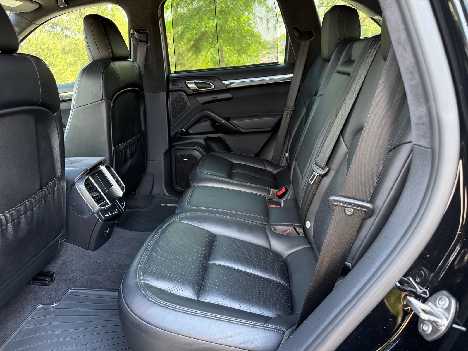 Used 2016 Porsche Cayenne GTS AWD/4WD image 39