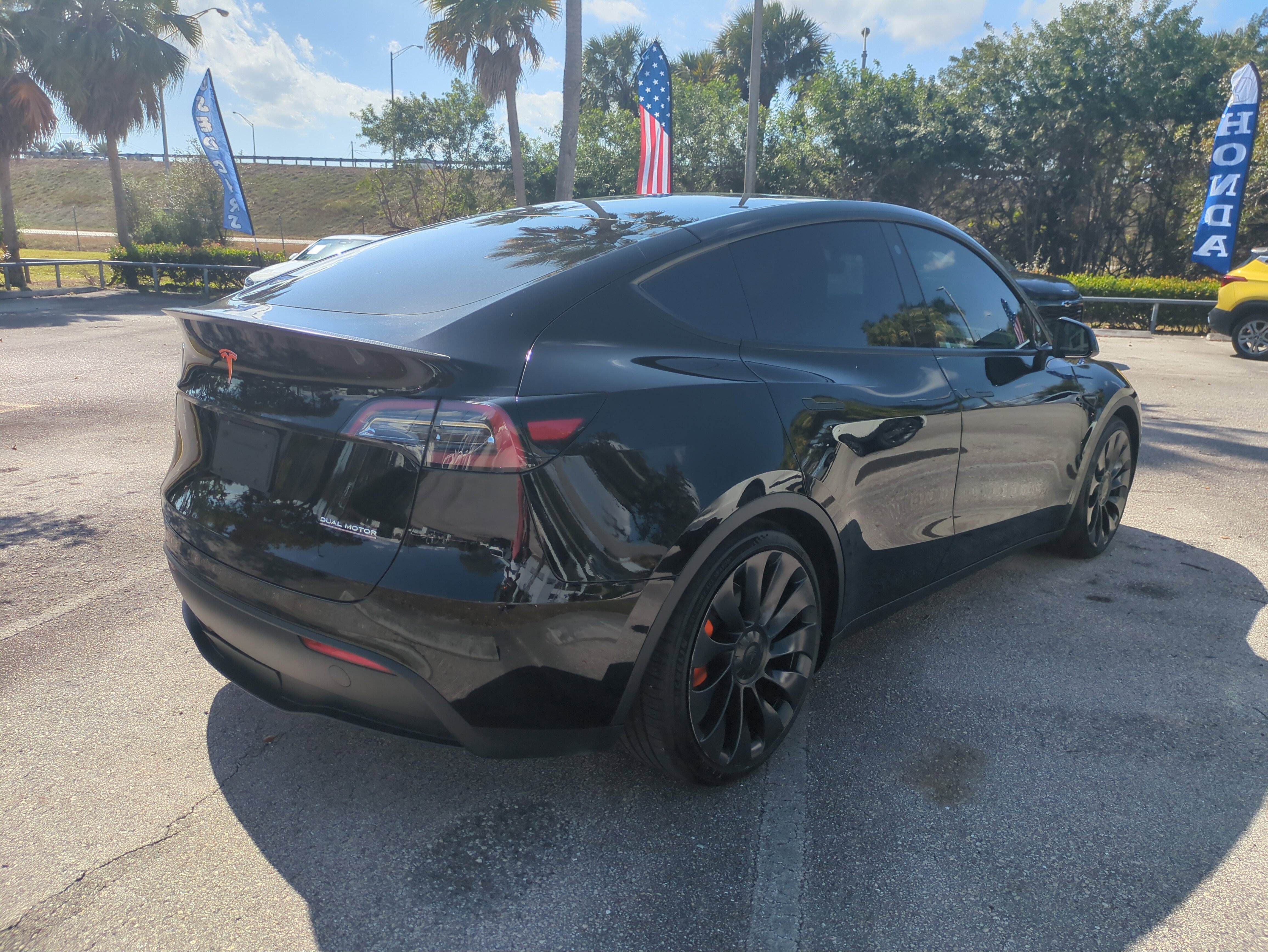 Used 2023 Tesla Model Y Performance image 5