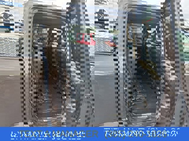 Used 2018 Nissan Titan SL w/ Chrome Package image 13