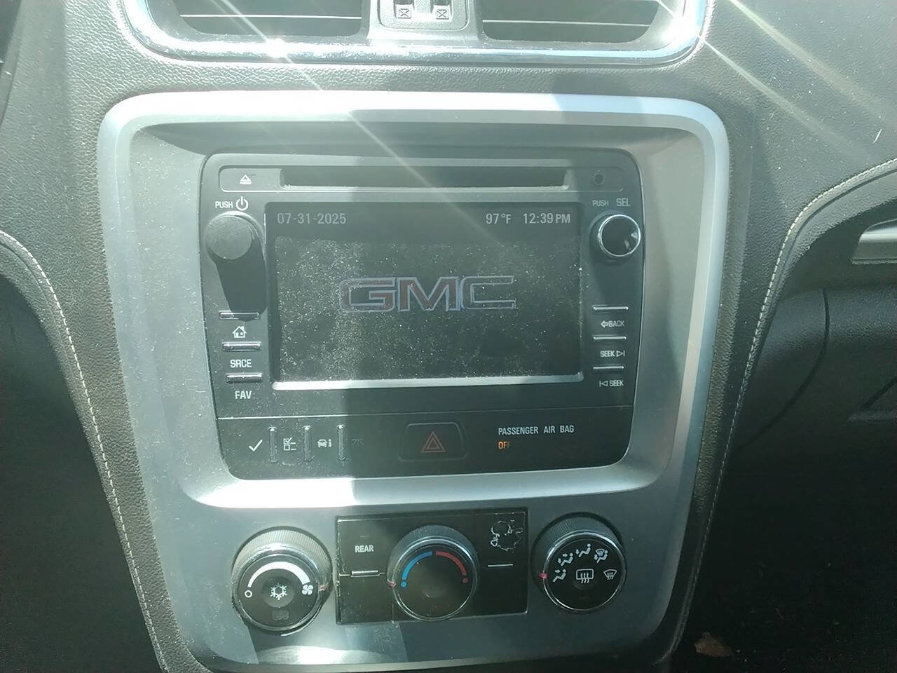 Used 2014 GMC Acadia SLE image 17