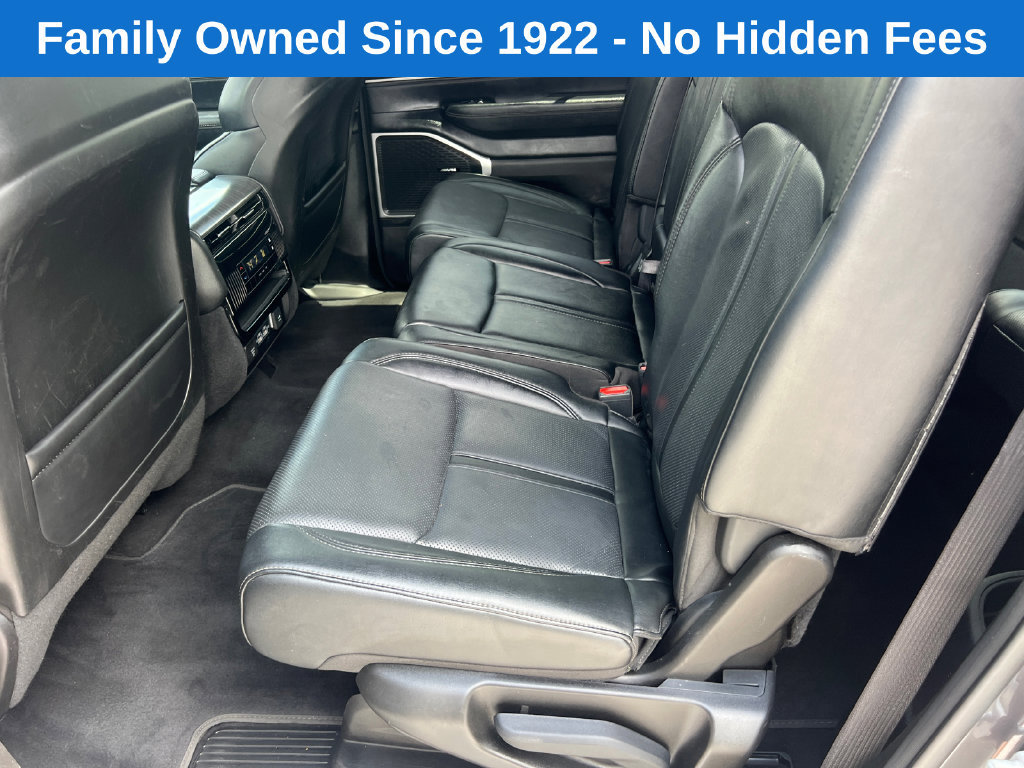 Certified 2024 Jeep Wagoneer L Series II w/ Flexible Seating Group AWD/4WD image 23