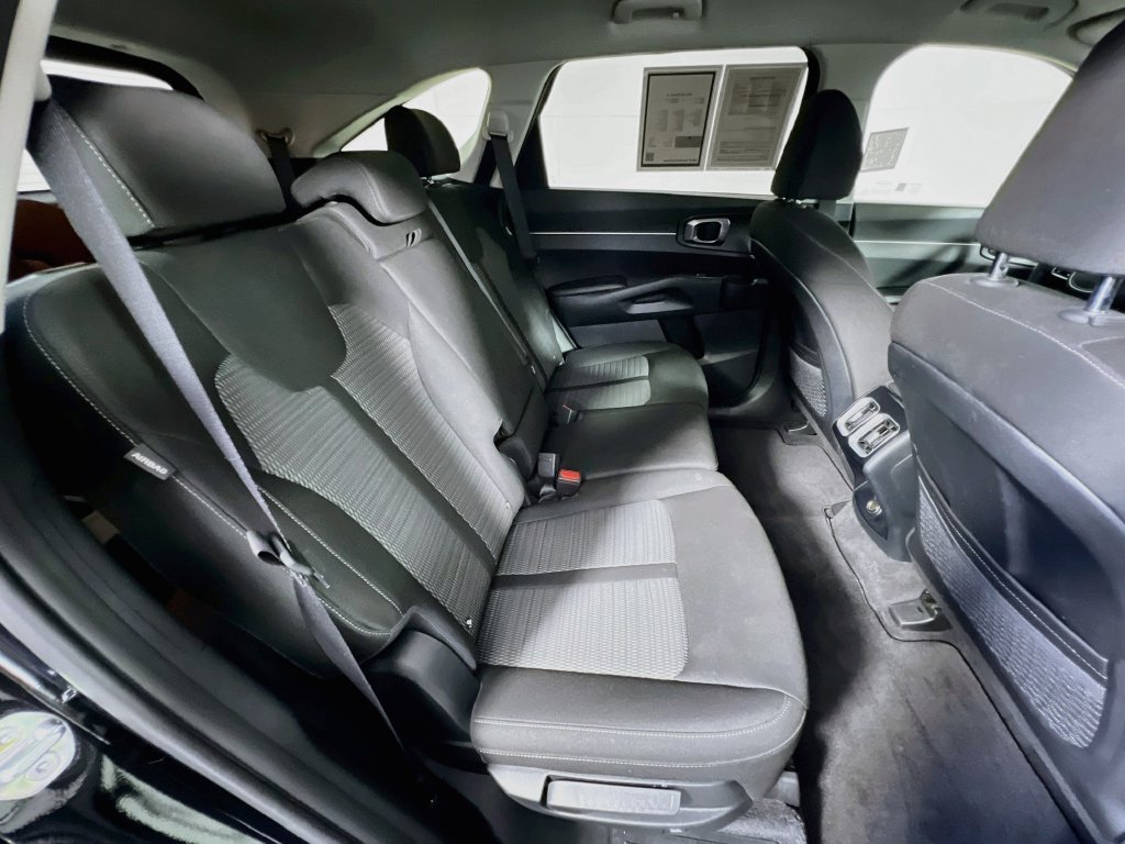 Certified 2025 Kia Sorento LX FWD image 27