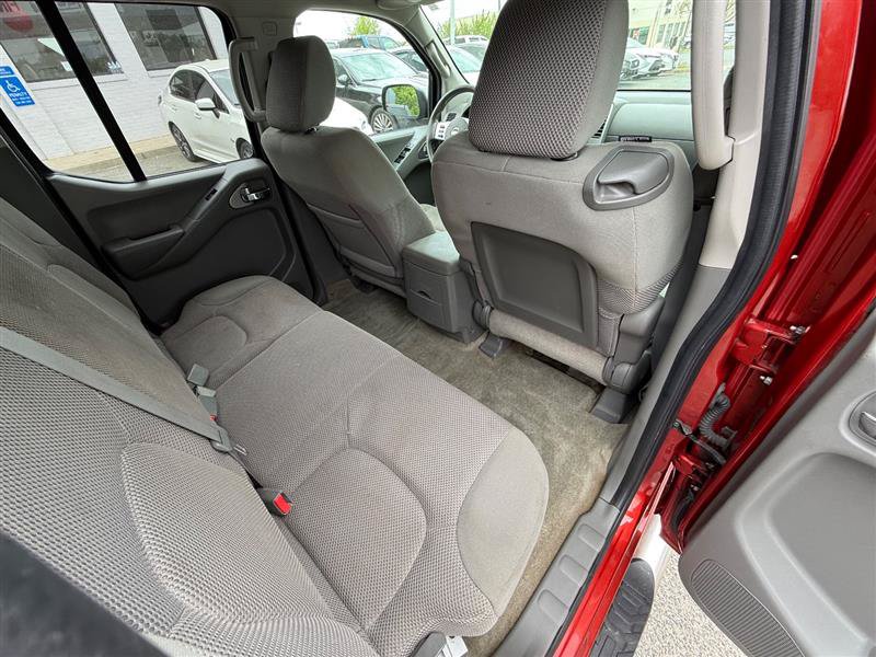 Used 2014 Nissan Frontier SV w/ SV Value Truck Package AWD/4WD image 26