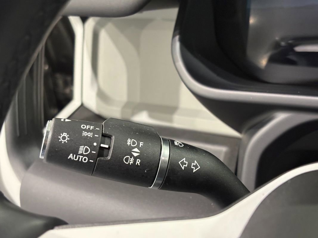 Used 2024 Land Rover Defender 110 S image 15