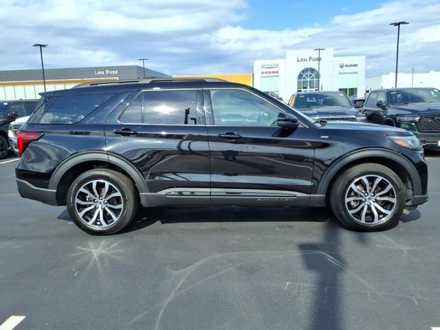 Used 2025 Ford Explorer ST-Line AWD/4WD image 27