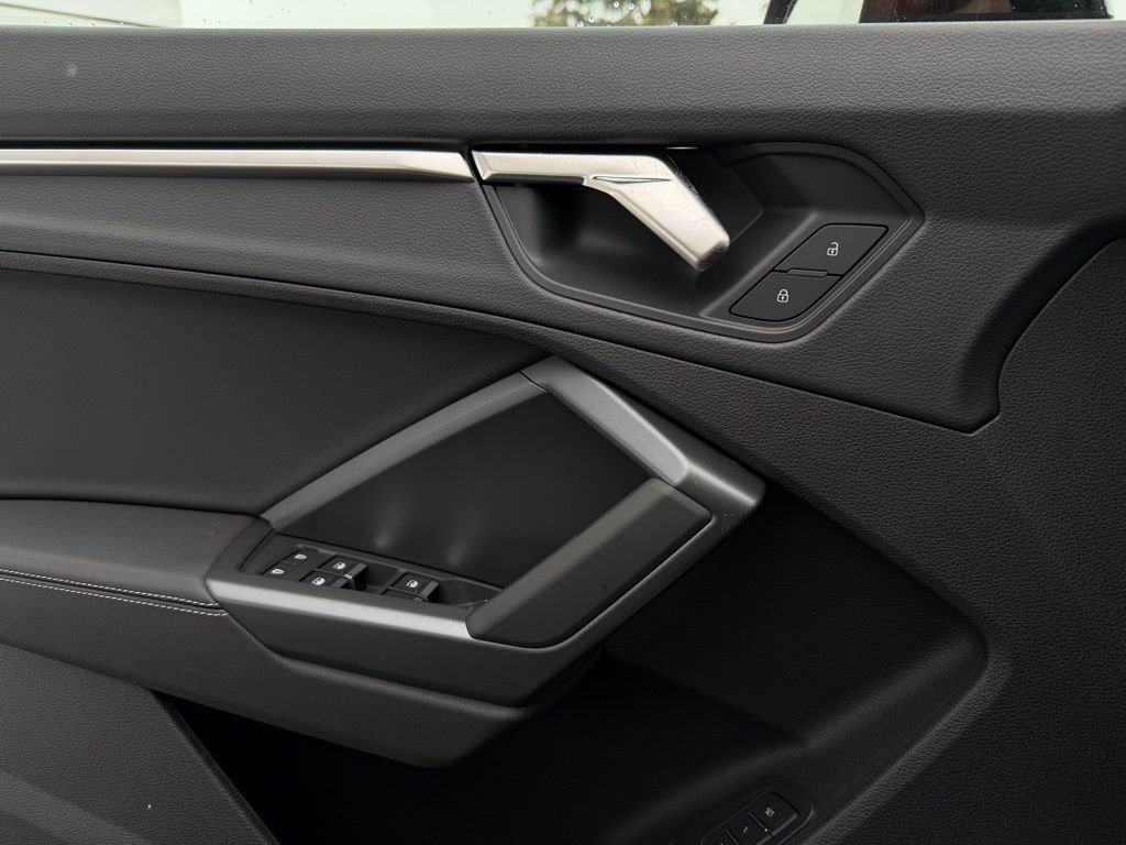 New 2025 Audi Q3 2.0T Premium image 22