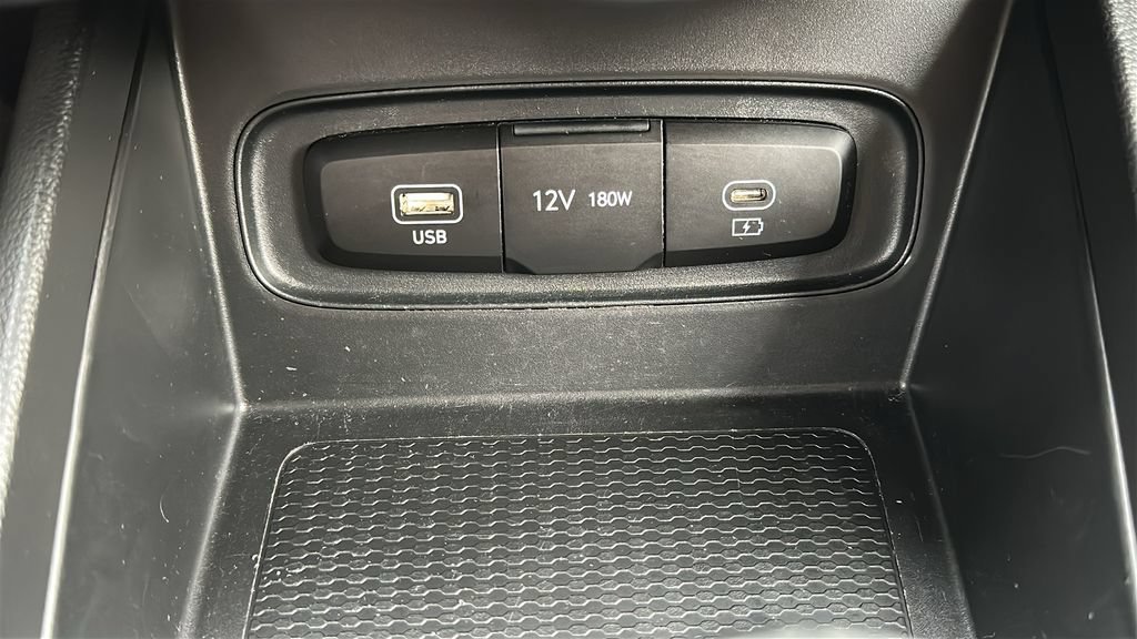 Used 2025 Hyundai Venue SEL FWD image 27