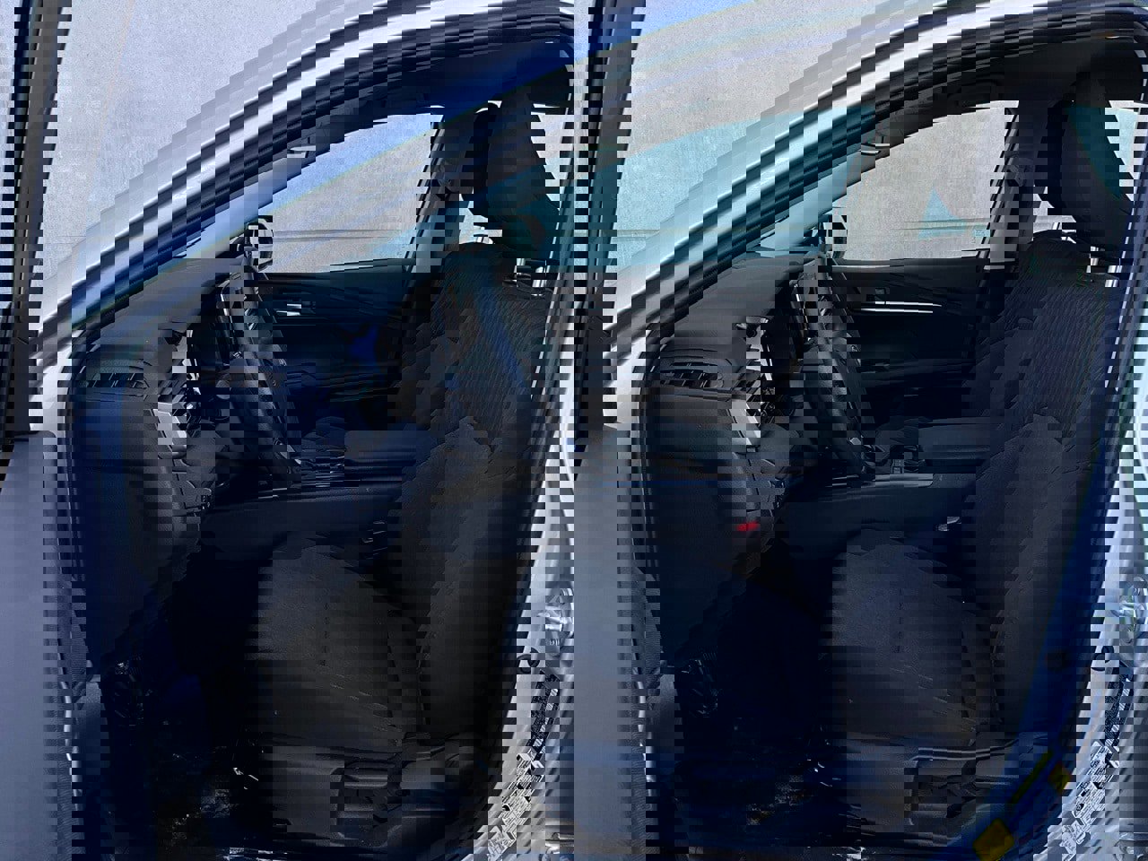 Used 2025 Toyota Camry LE image 10