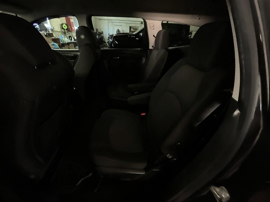 Used 2015 Chevrolet Traverse LT w/ Style and Technology Package FWD image 26