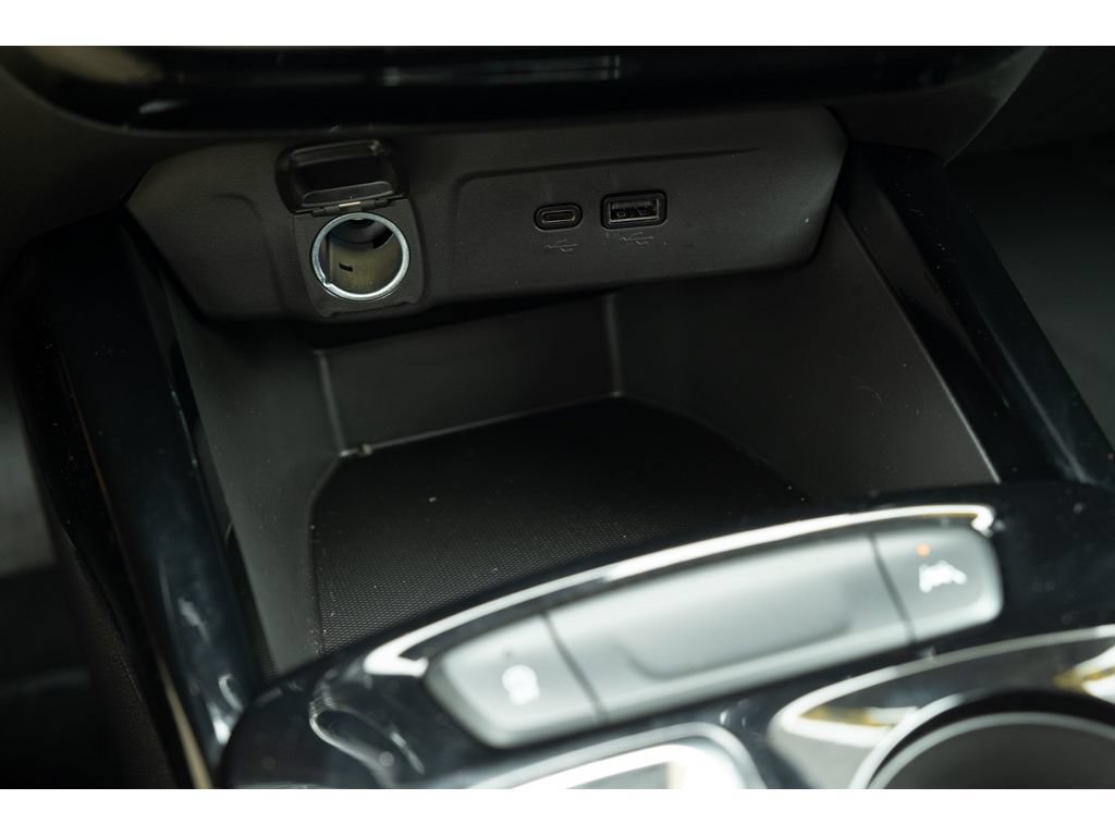 Used 2025 Chevrolet Trax LT FWD image 26