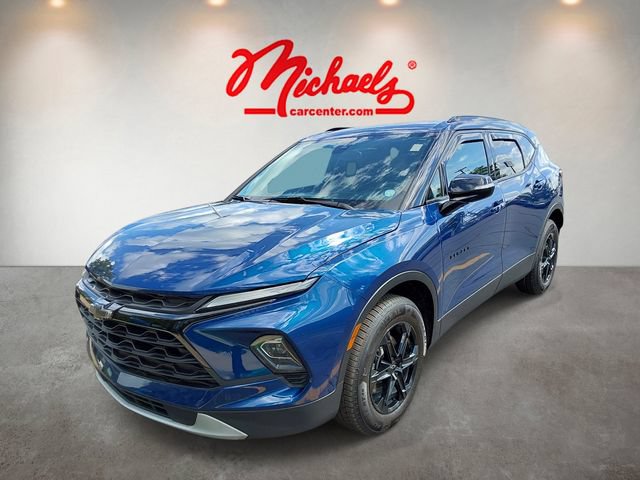 Used 2023 Chevrolet Blazer LT w/ Midnight/Sport Edition FWD image 3