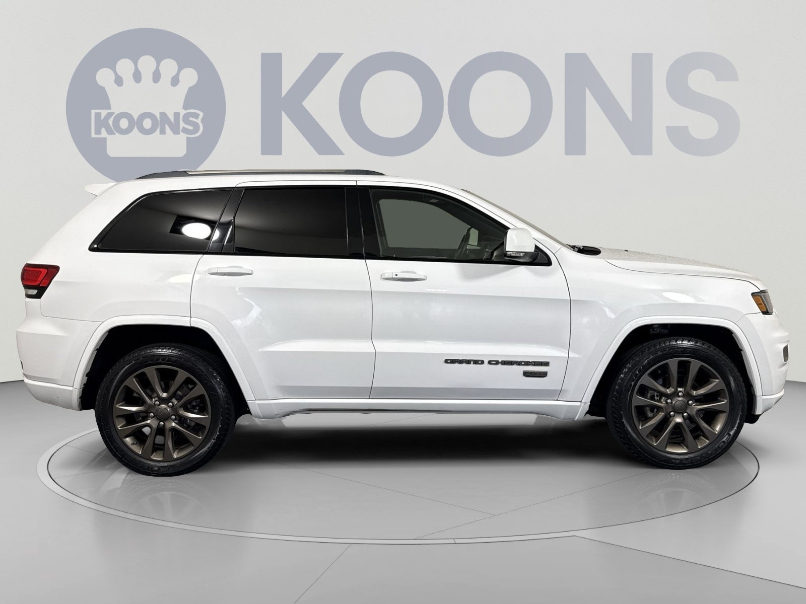 Used 2016 Jeep Grand Cherokee Limited 75th Anniversary AWD/4WD image 8