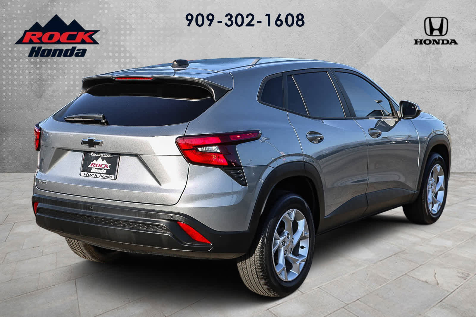 Used 2024 Chevrolet Trax LS w/ LS Convenience Package image 6