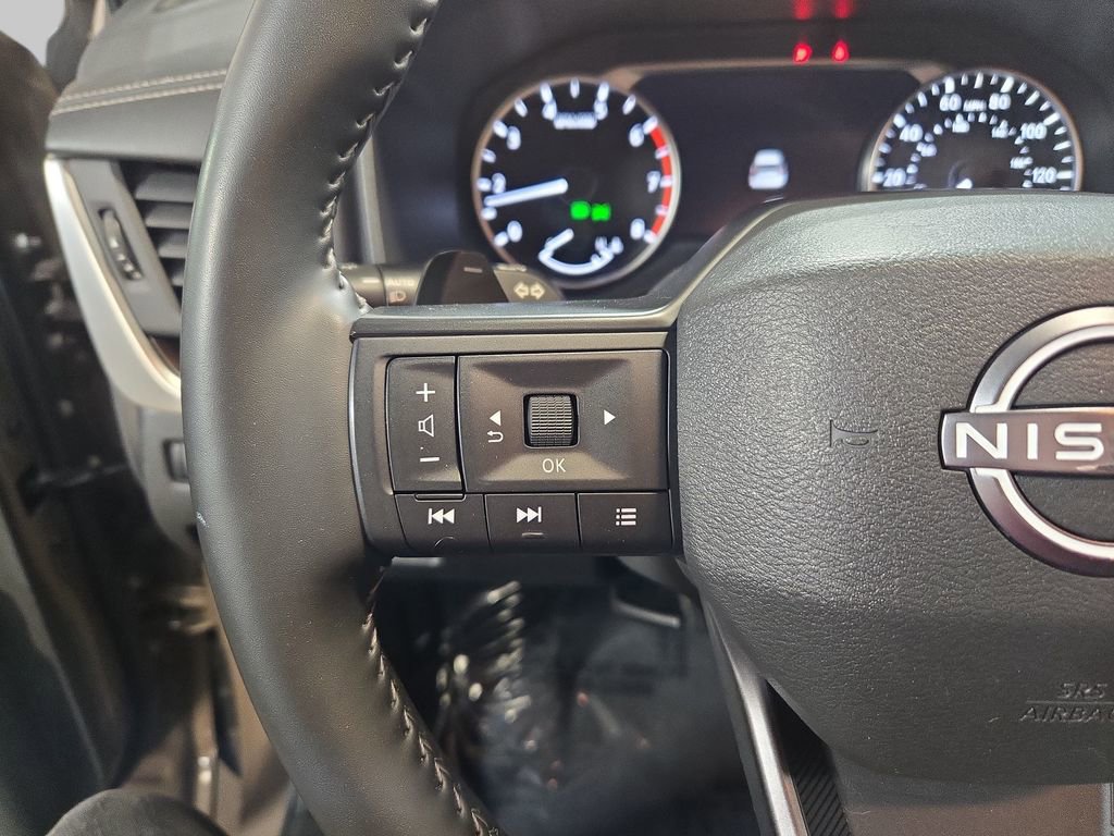 Used 2025 Nissan Rogue SV image 21